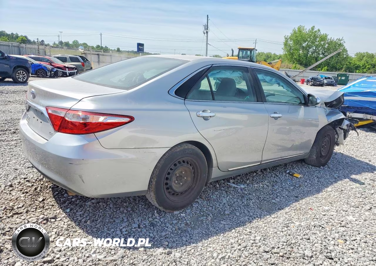 2017 Toyota Camry Le VIN:4T1BF1FK4HU683746 - 3