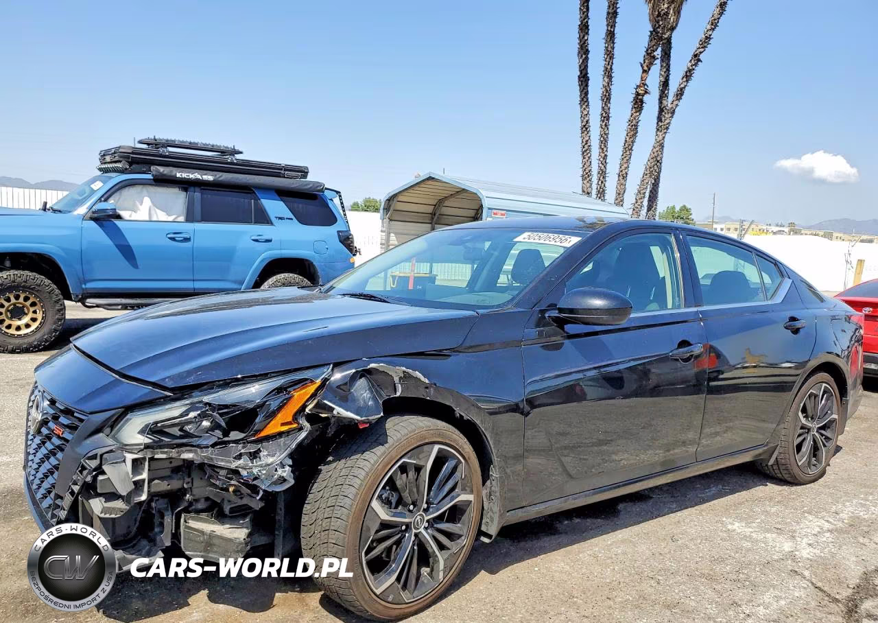 2023 Nissan Altima Sr – zdjęcie 1 z 12