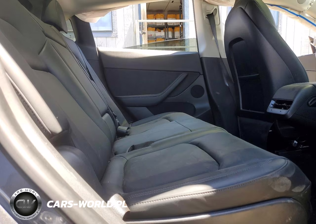 2021 Tesla Model Y VIN:5YJYGAEE3MF234276 - 11