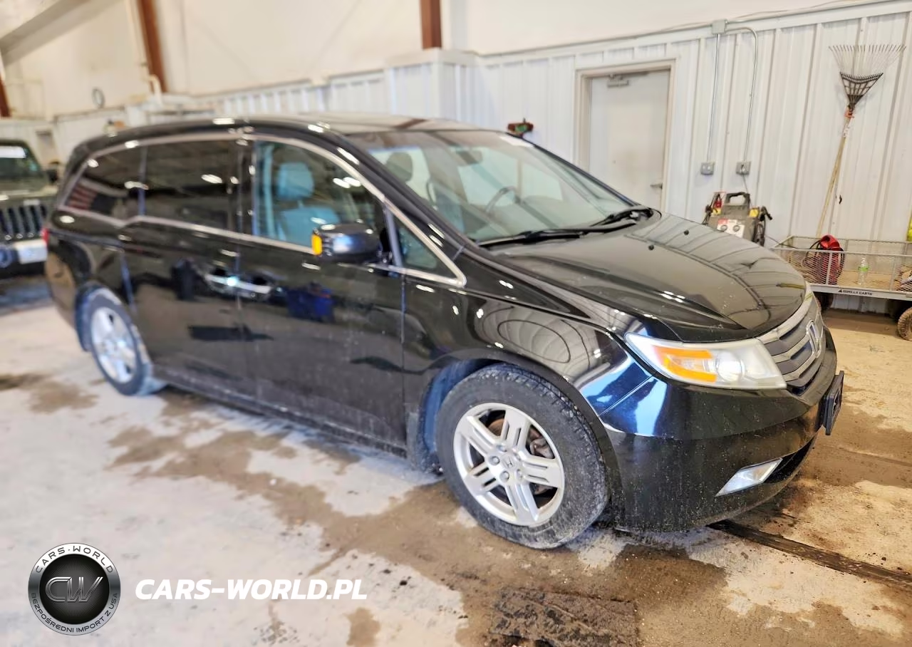 2013 Honda Odyssey Touring VIN:5FNRL5H98DB018493 - 4