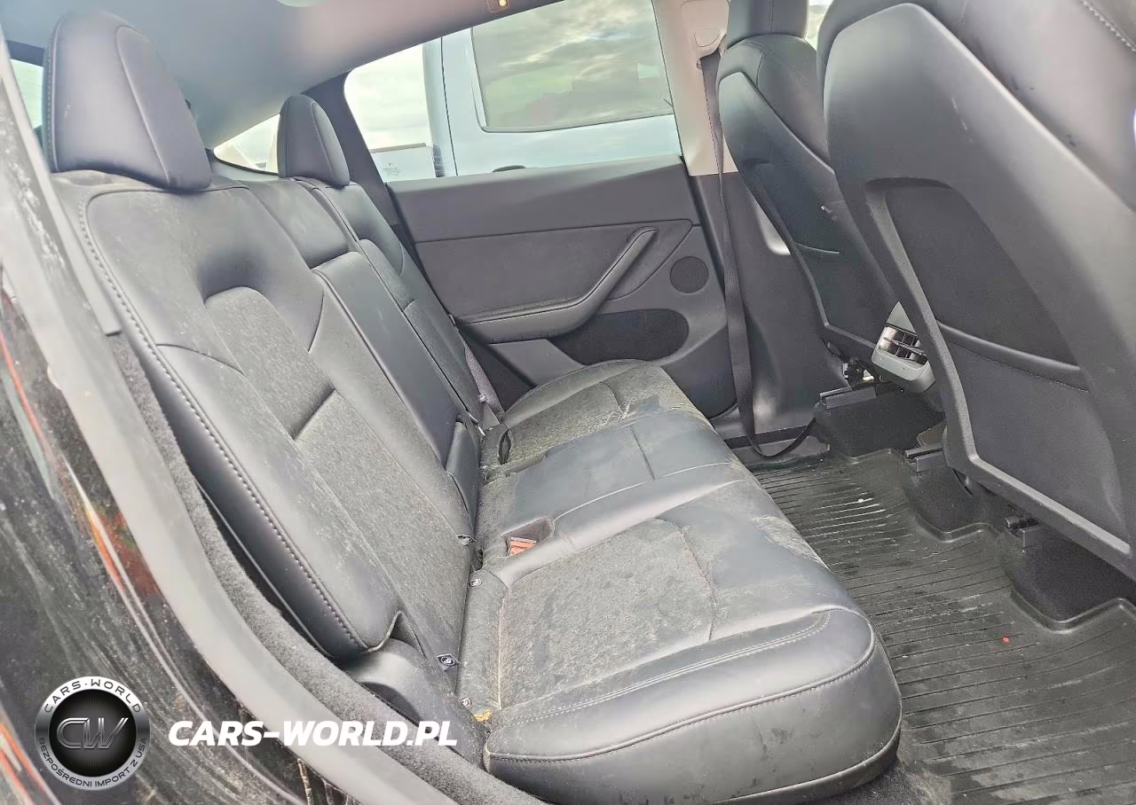 2025 Tesla Model Y VIN:7SAYGDEE9SA344604 - 10
