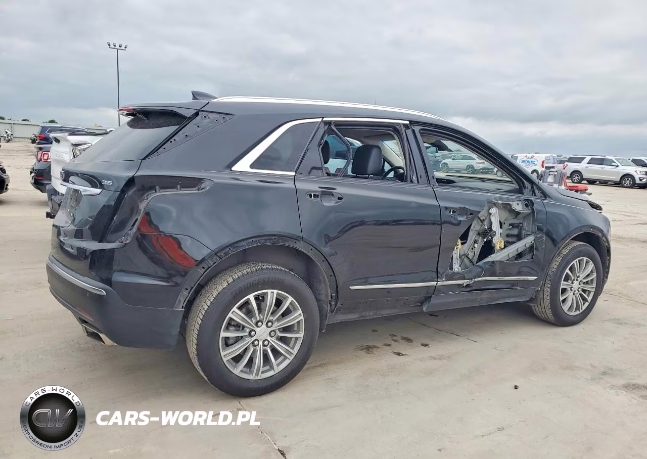 2018 Cadillac Xt5 Luxury VIN:1GYKNCRS2JZ163255 - 3