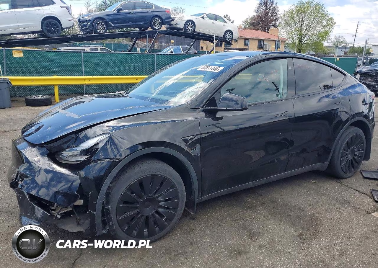 2023 Tesla Model Y – zdjęcie 1 z 13
