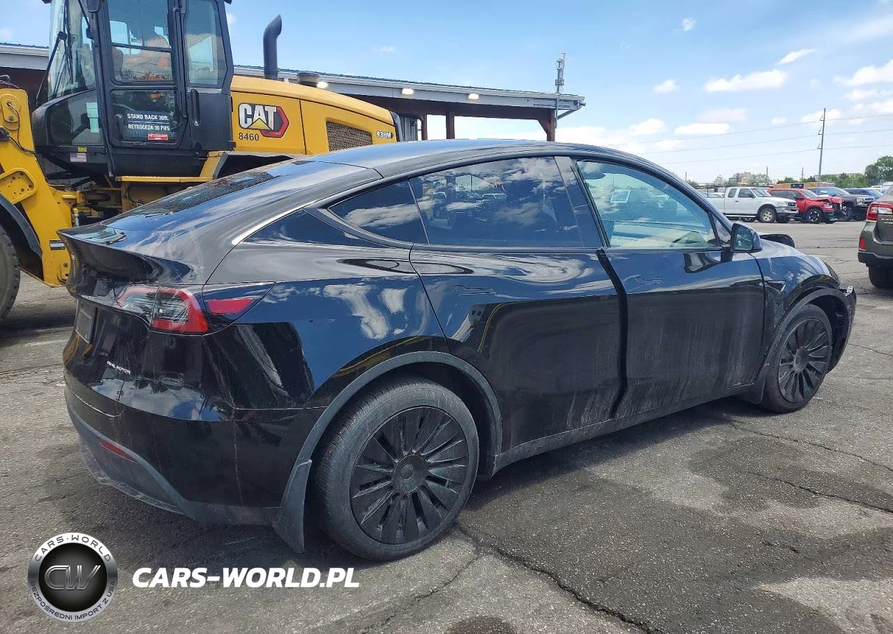 2023 Tesla Model Y VIN:7SAYGDEE9PA187714 - 3