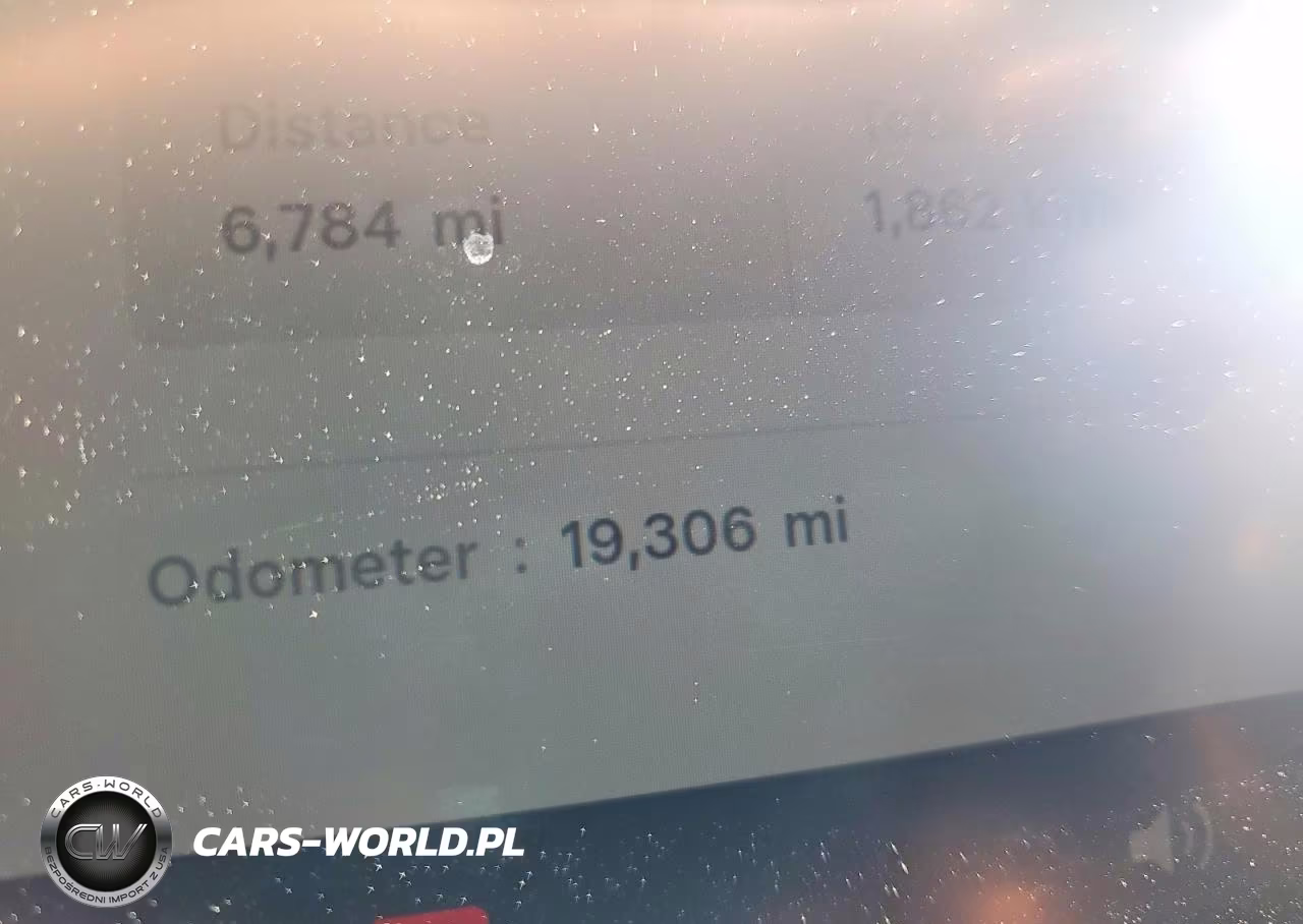 2023 Tesla Model Y VIN:7SAYGDEE9PA187714 - 9