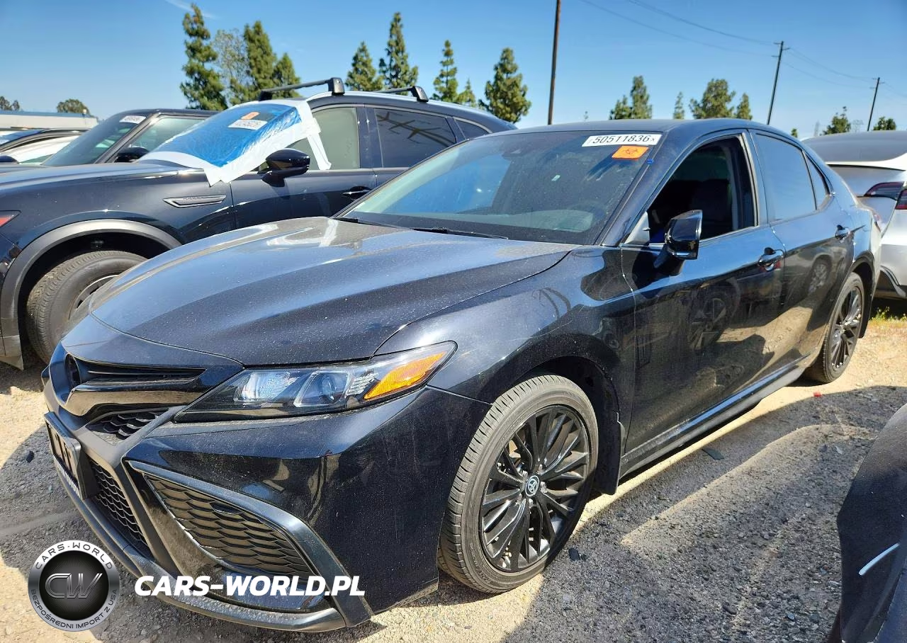 2022 Toyota Camry Hybrid Se Nightshade