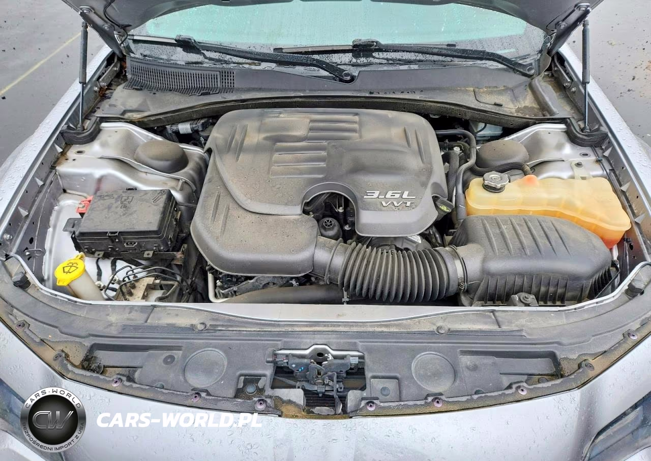 2018 Chrysler 300 S VIN:2C3CCABG0JH214461 - 11