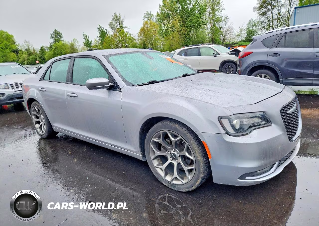 2018 Chrysler 300 S VIN:2C3CCABG0JH214461 - 4