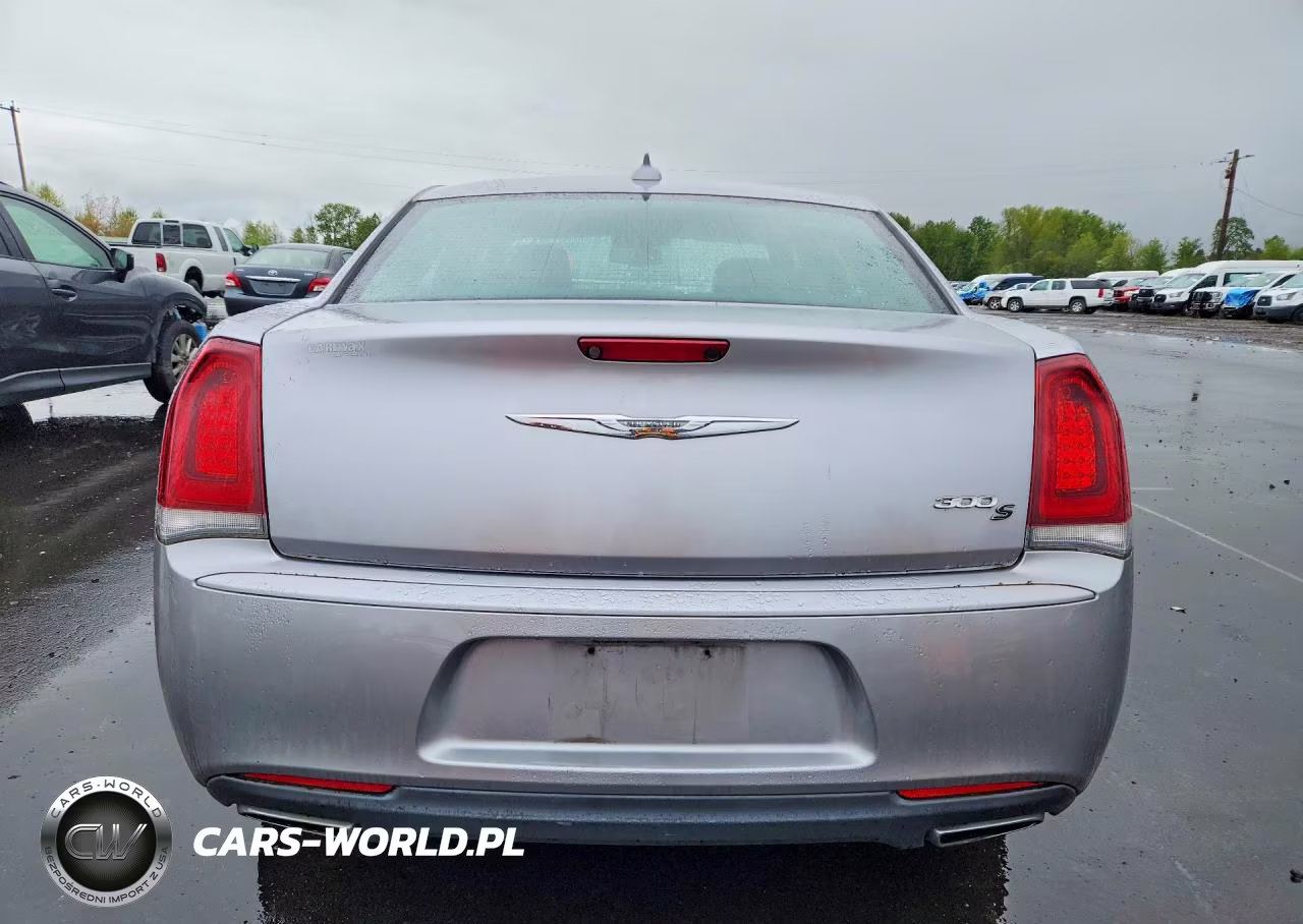 2018 Chrysler 300 S VIN:2C3CCABG0JH214461 - 6