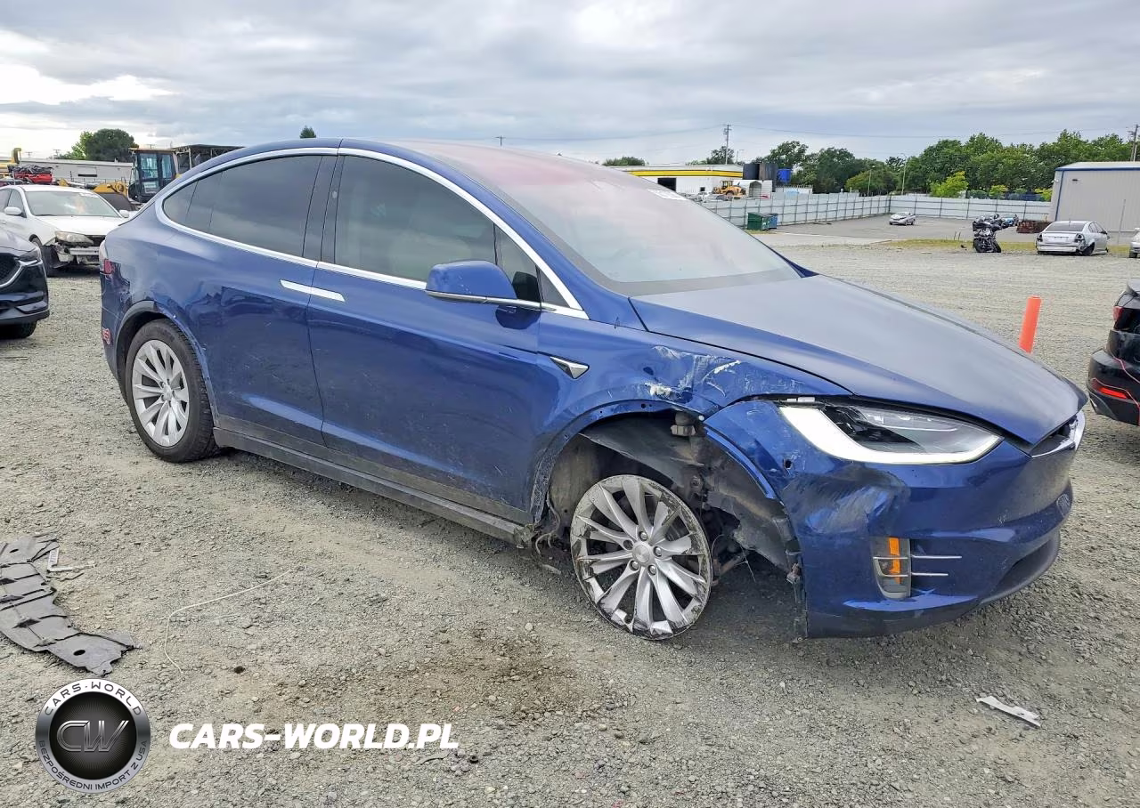 2019 Tesla Model X VIN:5YJXCDE28KF156296 - 4