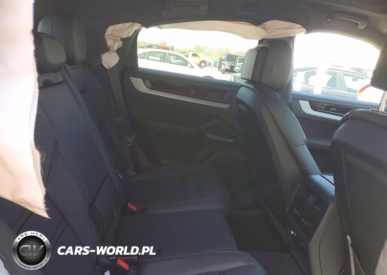2026 Porsche Cayenne Coupe VIN:WP1BA2AY1TDA36894 - 11
