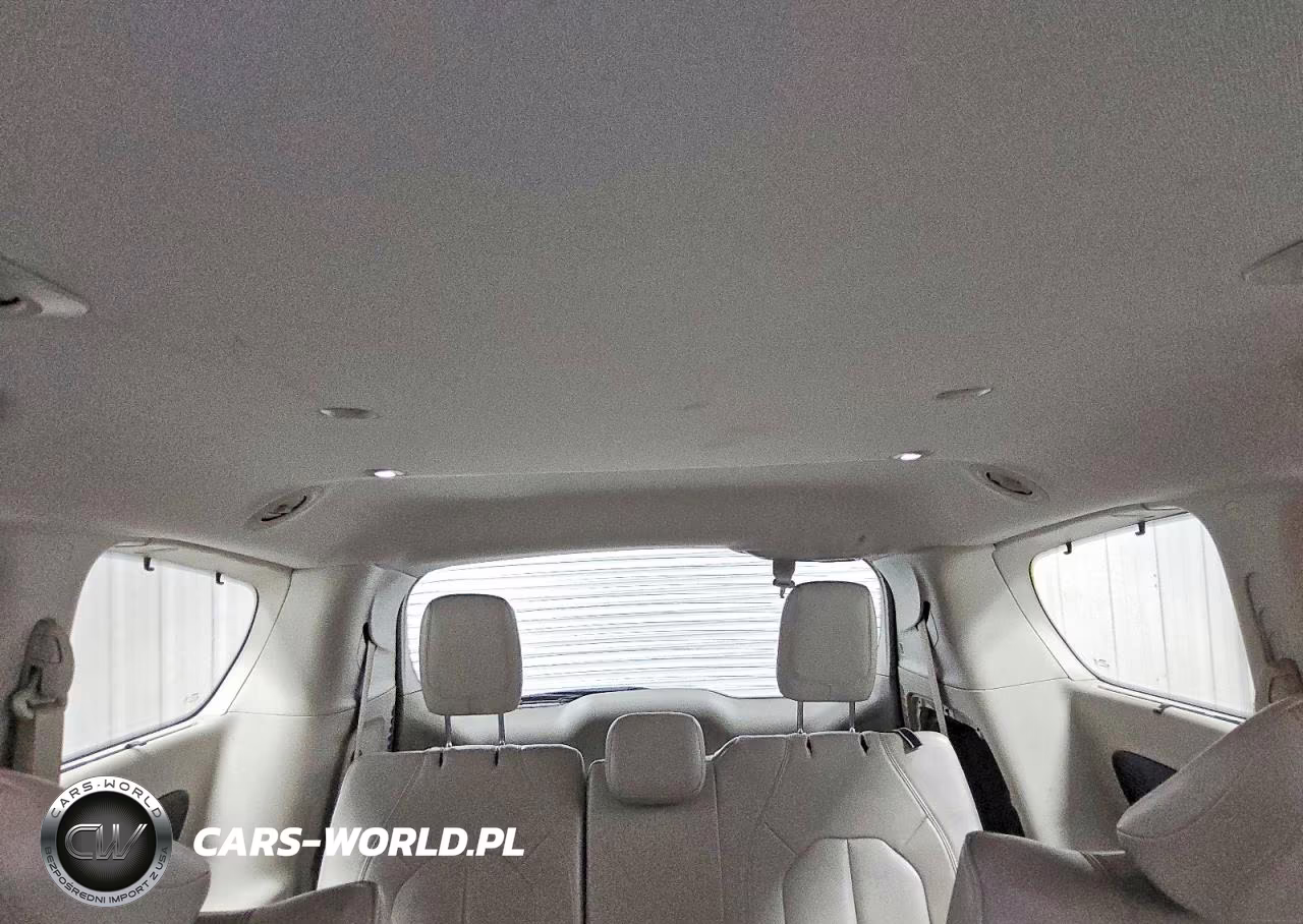 2021 Chrysler Pacifica Hybrid Touring L VIN:2C4RC1L78MR507530 - 10