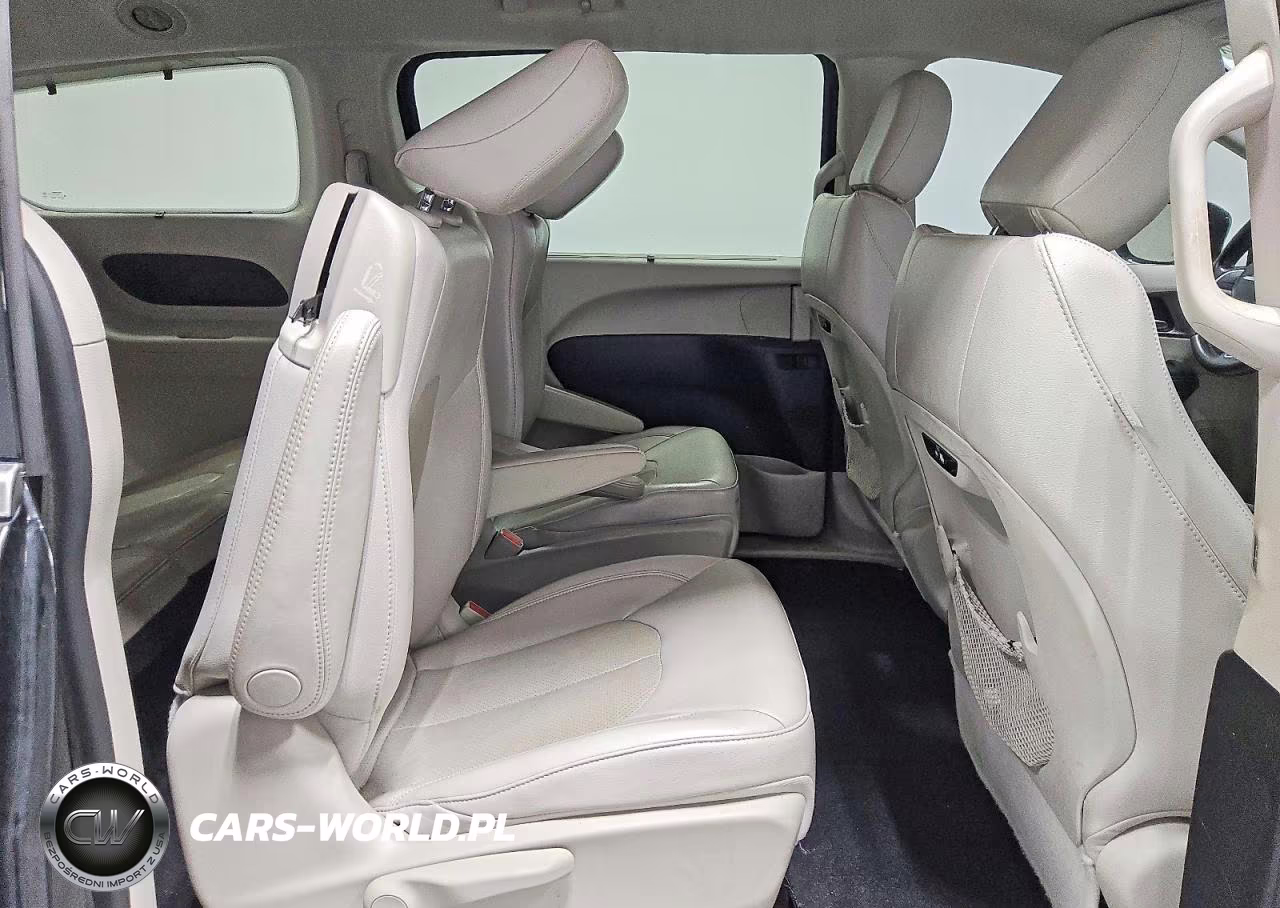 2021 Chrysler Pacifica Hybrid Touring L VIN:2C4RC1L78MR507530 - 11