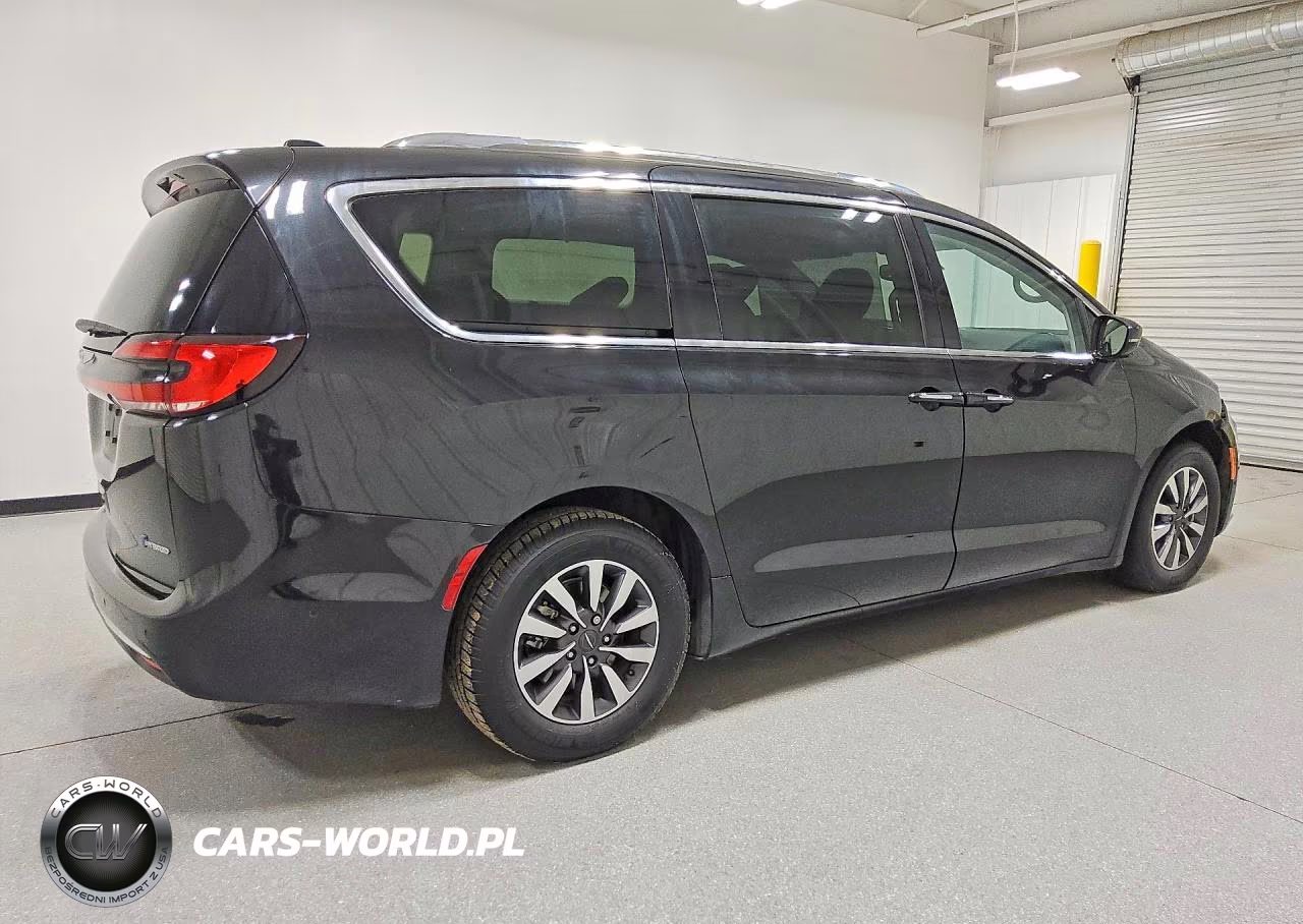 2021 Chrysler Pacifica Hybrid Touring L VIN:2C4RC1L78MR507530 - 3