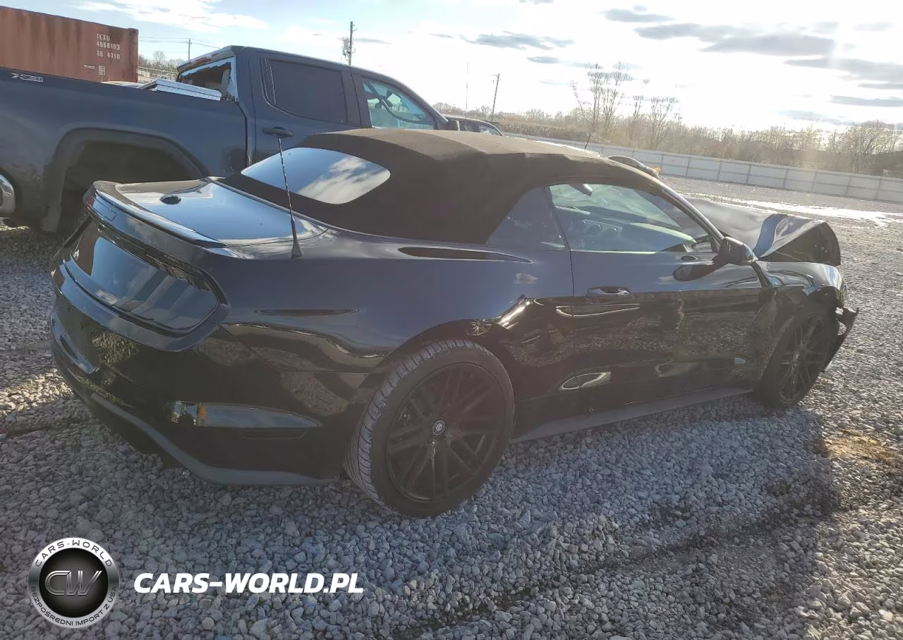 2018 Ford Mustang VIN:1FATP8UH8J5145448 - 3