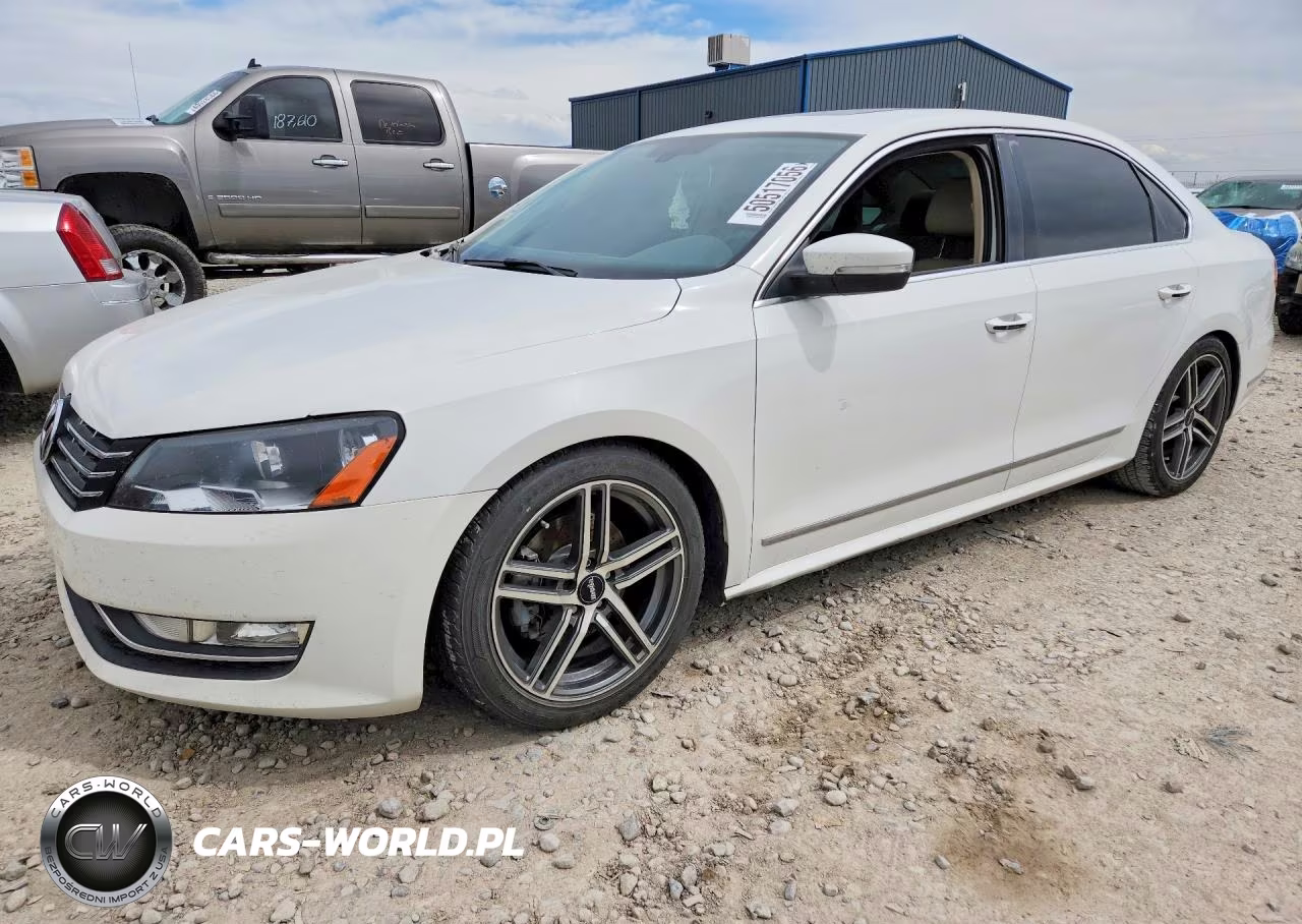 2013 Volkswagen Passat Sel