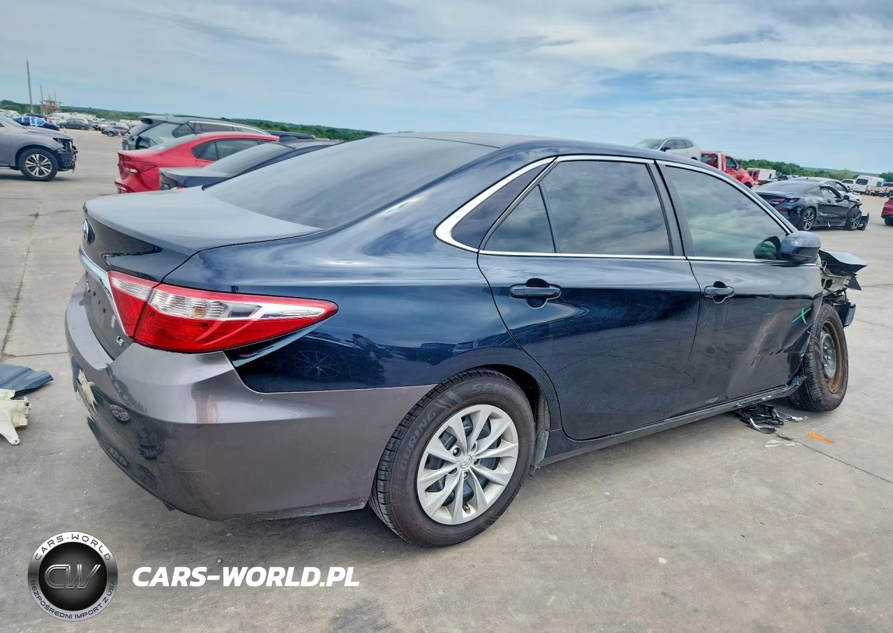2017 Toyota Camry Le VIN:4T1BF1FK5HU314538 - 3