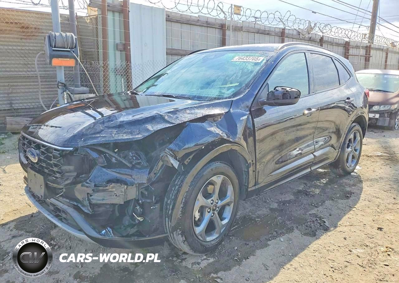 2024 Ford Escape St Line