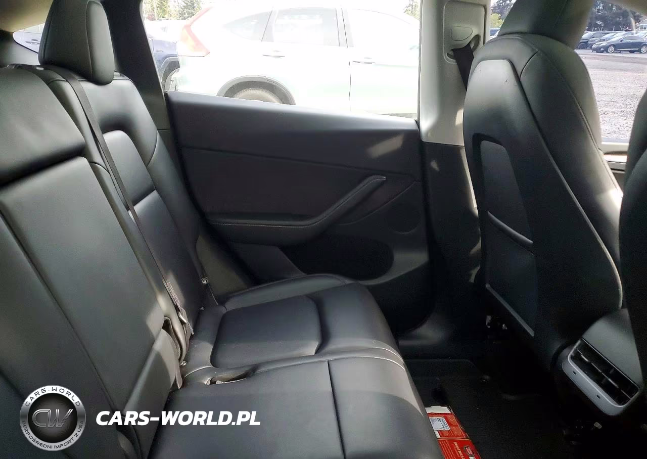 2025 Tesla Model Y VIN:7SAYGAEE2SF239064 - 10