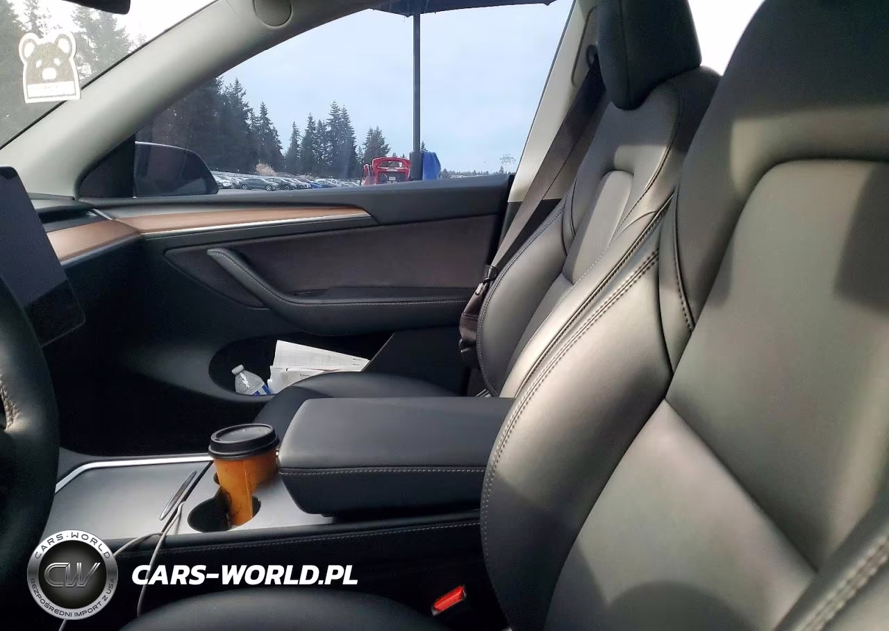 2025 Tesla Model Y VIN:7SAYGAEE2SF239064 - 7