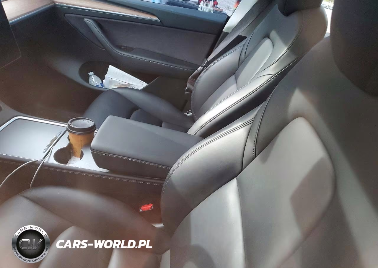 2025 Tesla Model Y VIN:7SAYGAEE2SF239064 - 8