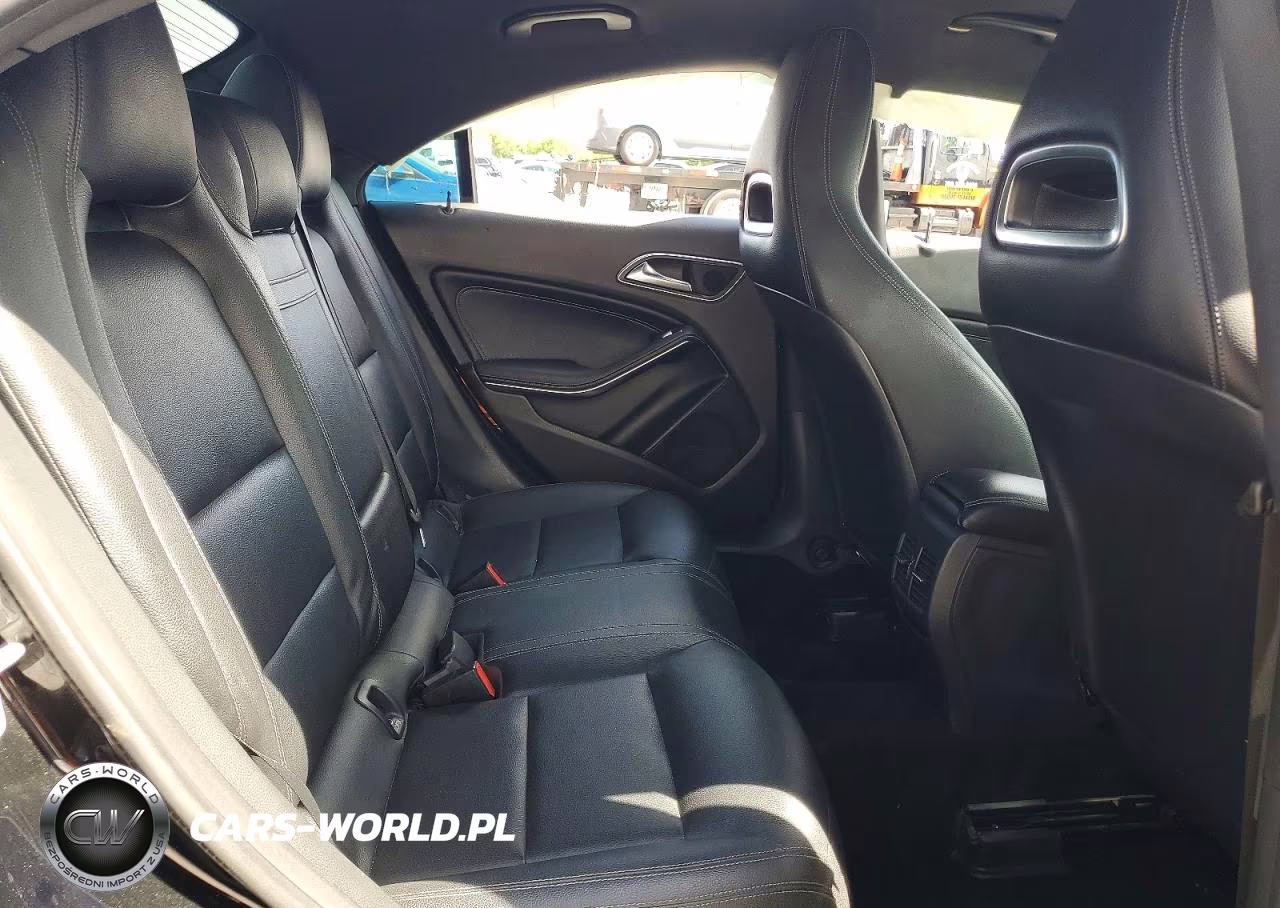 2018 Mercedes-Benz Cla 250 VIN:WDDSJ4EB5JN571663 - 10