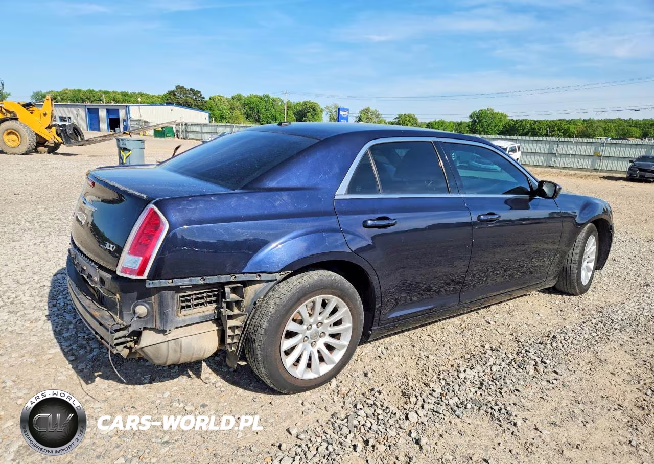 2012 Chrysler 300 VIN:2C3CCAAG2CH206169 - 3