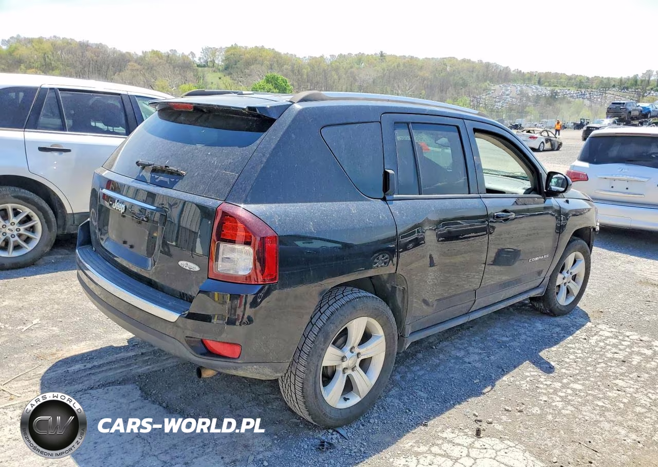 2015 Jeep Compass Latitude VIN:1C4NJCEA7FD344061 - 3