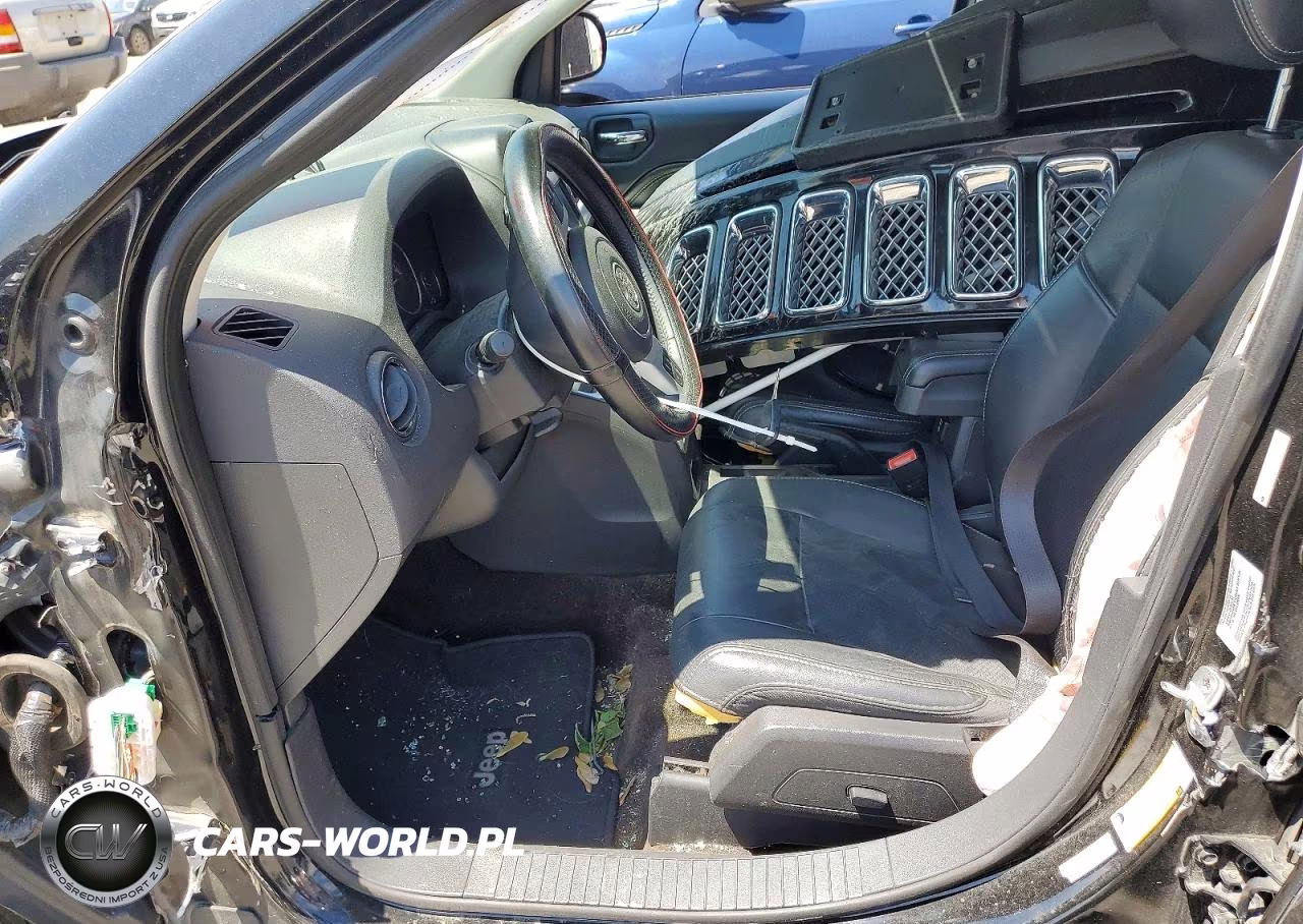 2015 Jeep Compass Latitude VIN:1C4NJCEA7FD344061 - 7