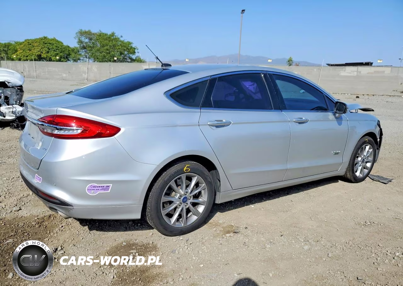2018 Ford Fusion Se Phev VIN:3FA6P0PUXJR286994 - 3