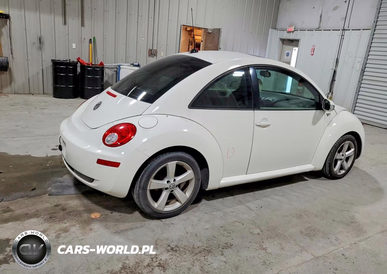 2008 Volkswagen New Beetle Triple White VIN:3VWFG31C28M524725 - 3