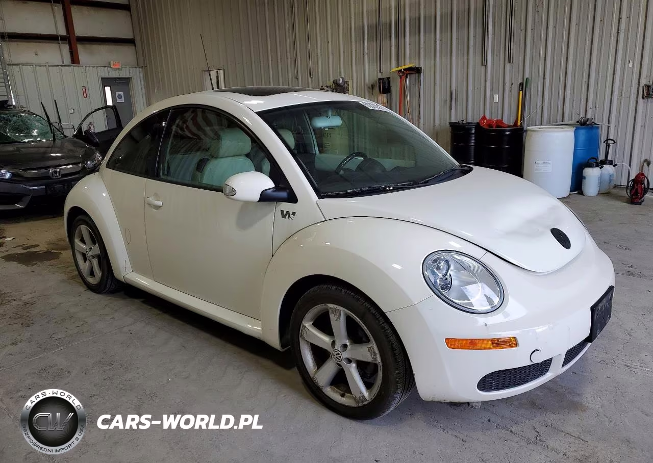 2008 Volkswagen New Beetle Triple White VIN:3VWFG31C28M524725 - 4