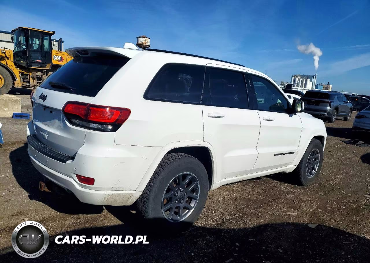 2018 Jeep Grand Cherokee Laredo VIN:1C4RJFAG6JC102941 - 3