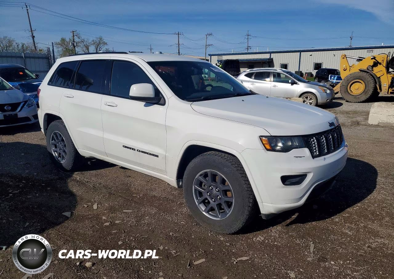 2018 Jeep Grand Cherokee Laredo VIN:1C4RJFAG6JC102941 - 4
