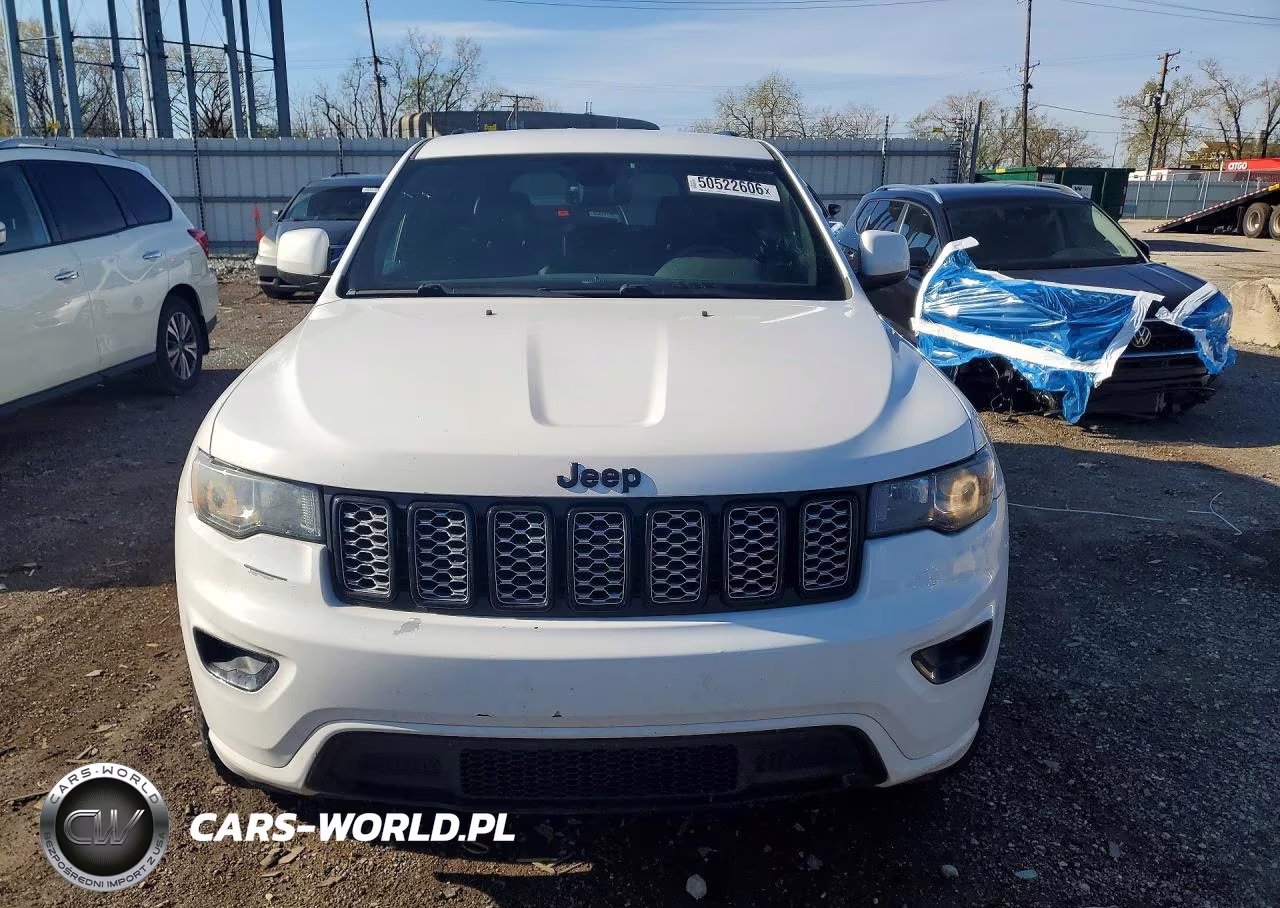 2018 Jeep Grand Cherokee Laredo VIN:1C4RJFAG6JC102941 - 5