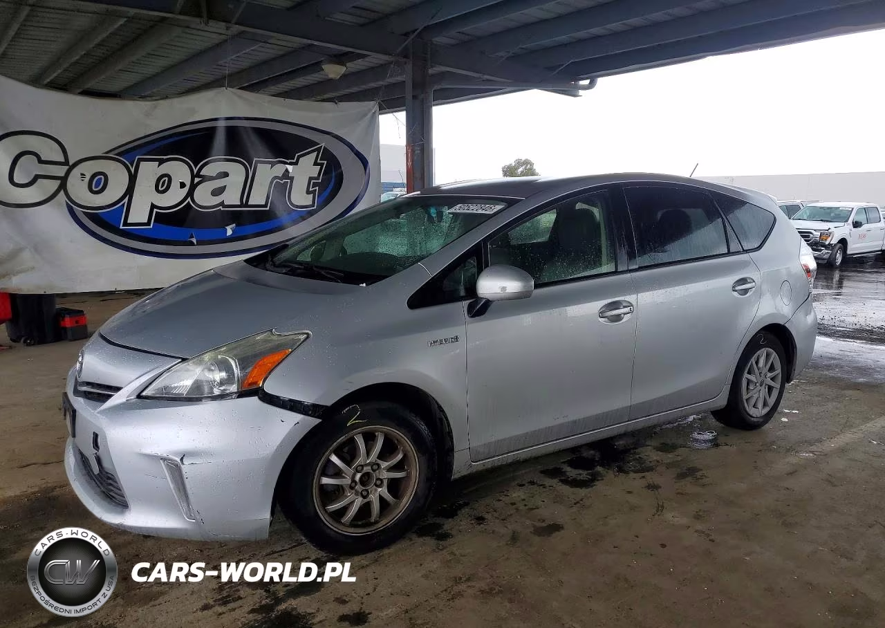 2013 Toyota Prius V Three