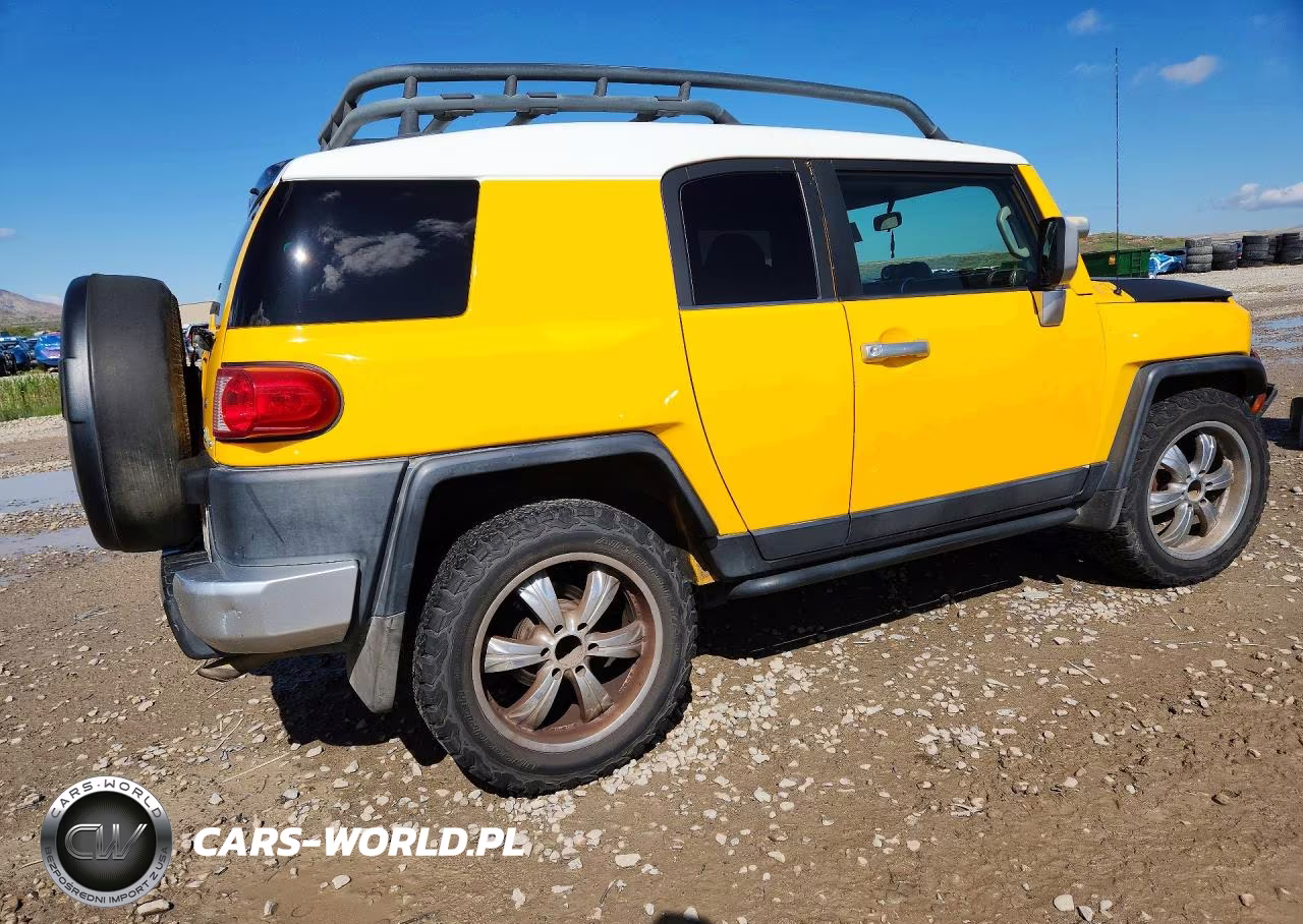 2007 Toyota Fj Cruiser Base VIN:JTEZU11F870003058 - 3