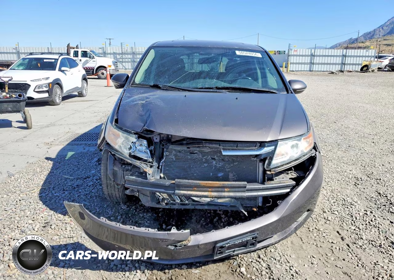 2016 Honda Odyssey Touring VIN:5FNRL5H95GB041623 - 5