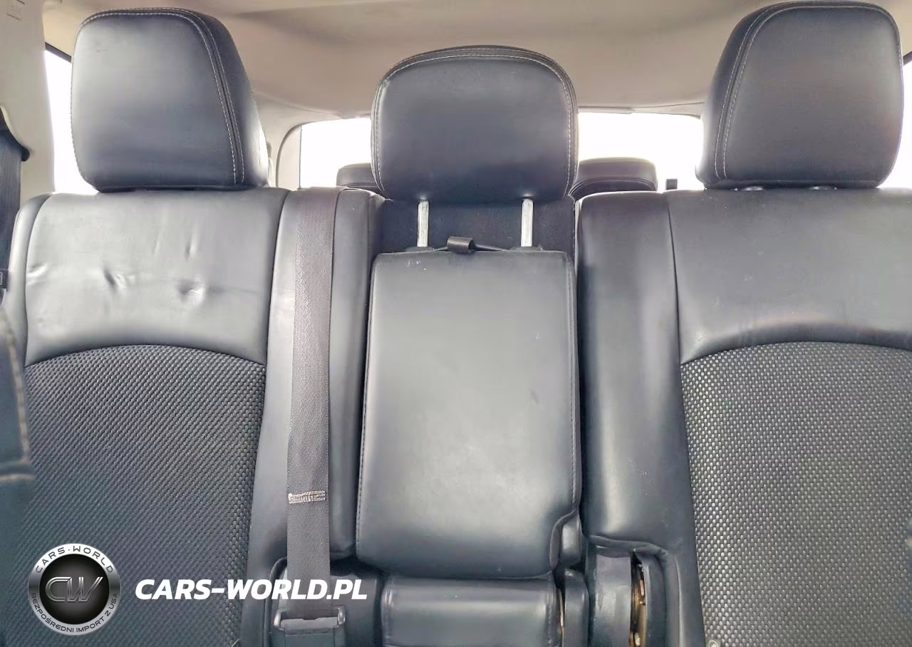 2018 Dodge Journey Crossroad VIN:3C4PDDGG3JT370845 - 10
