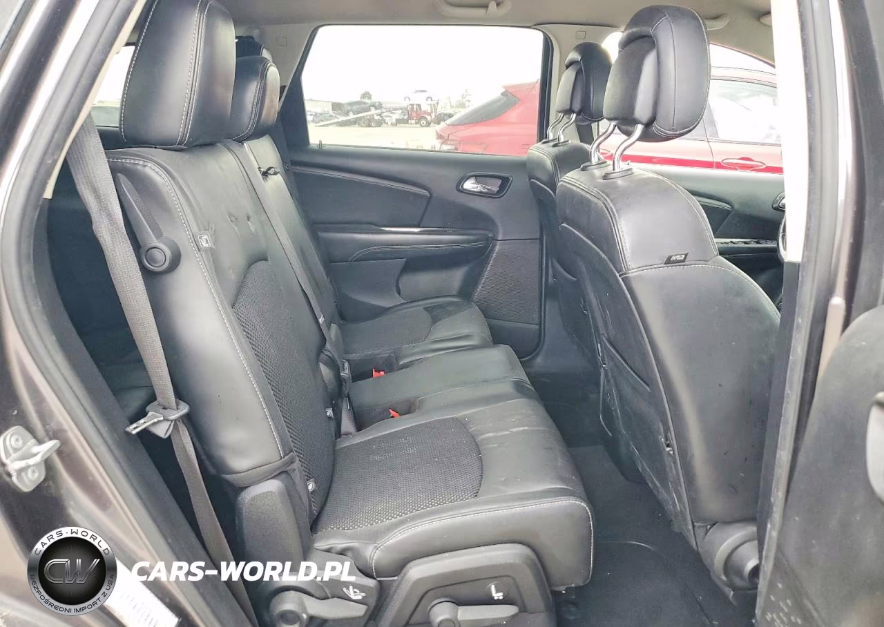 2018 Dodge Journey Crossroad VIN:3C4PDDGG3JT370845 - 11