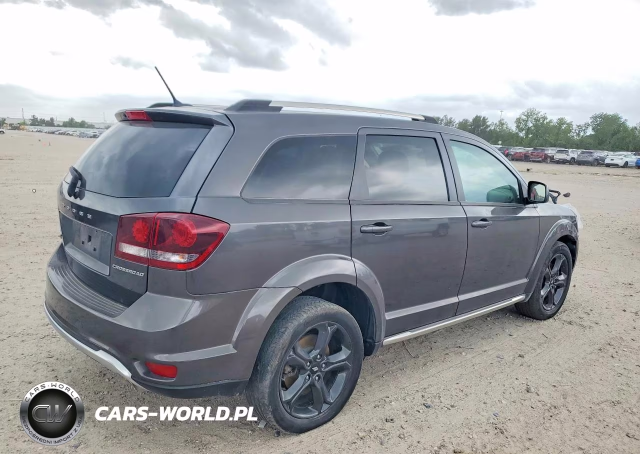 2018 Dodge Journey Crossroad VIN:3C4PDDGG3JT370845 - 3