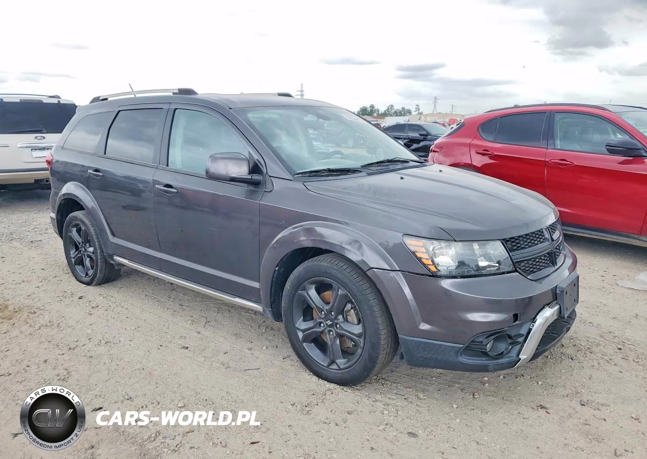 2018 Dodge Journey Crossroad VIN:3C4PDDGG3JT370845 - 4