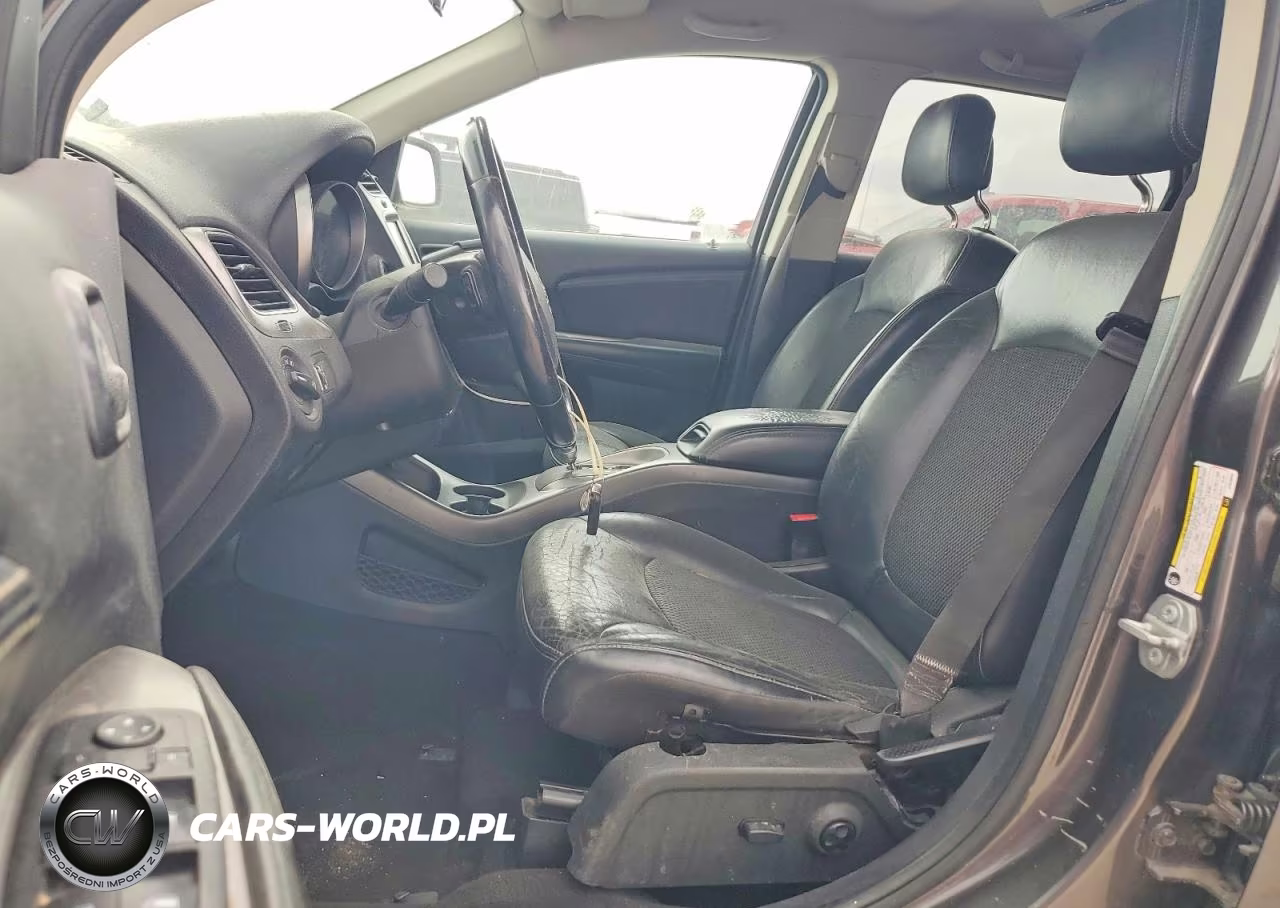 2018 Dodge Journey Crossroad VIN:3C4PDDGG3JT370845 - 7
