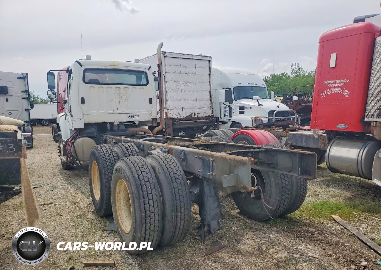 2010 Freightliner Business Class M2 Truck Cab And Chassis VIN:1FVHC3BS7ADAP9467 - 3