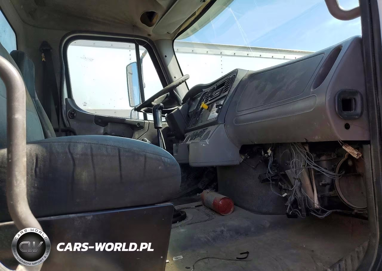 2010 Freightliner Business Class M2 Truck Cab And Chassis VIN:1FVHC3BS7ADAP9467 - 5