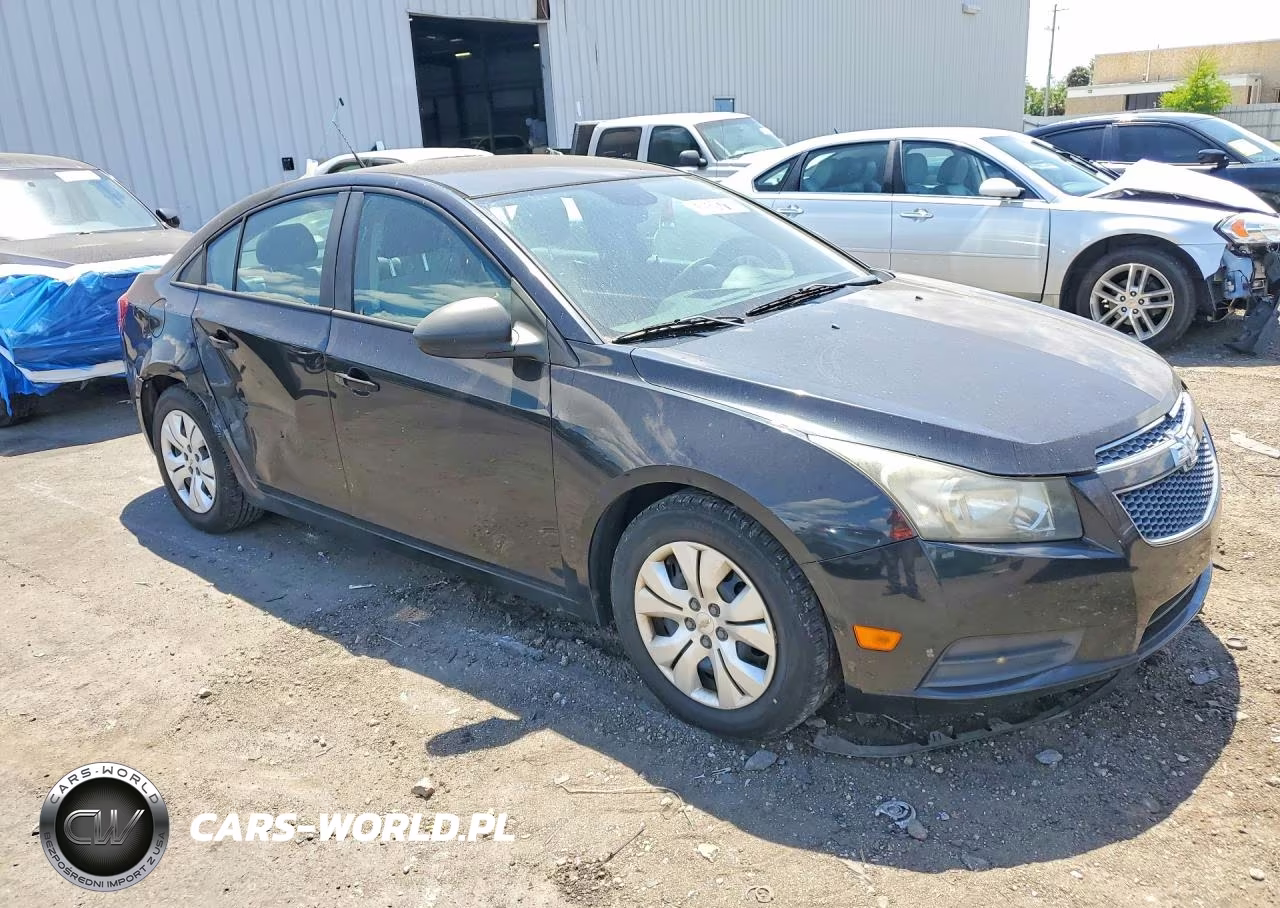 2013 Chevrolet Cruze Ls VIN:1G1PA5SH5D7242509 - 4