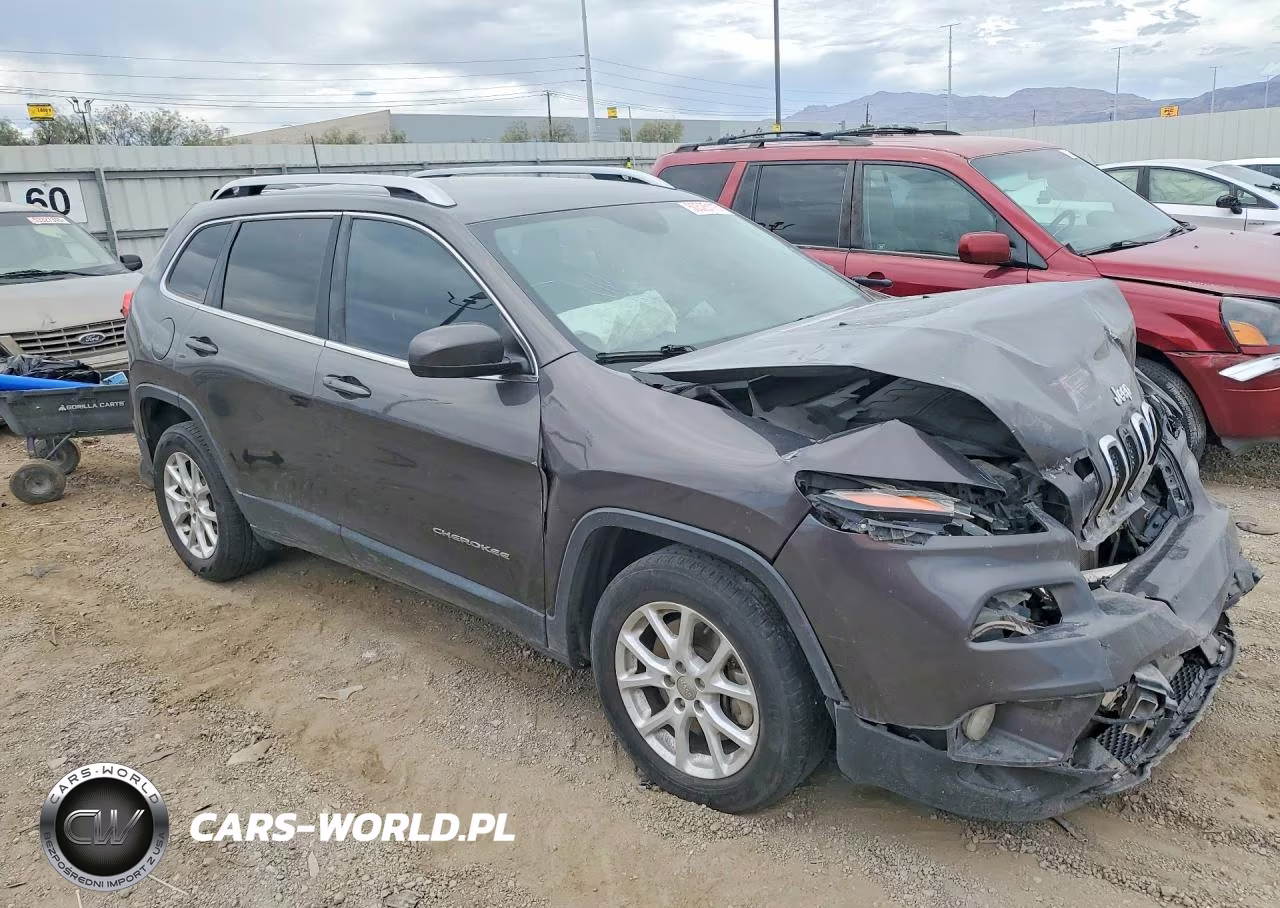 2018 Jeep Cherokee Latitude Plus VIN:1C4PJLLX6JD512734 - 4
