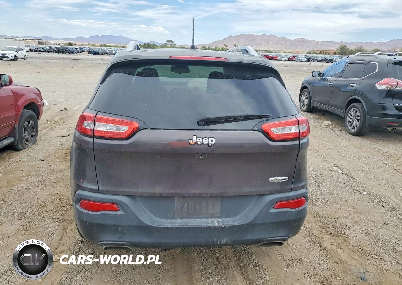 2018 Jeep Cherokee Latitude Plus VIN:1C4PJLLX6JD512734 - 6