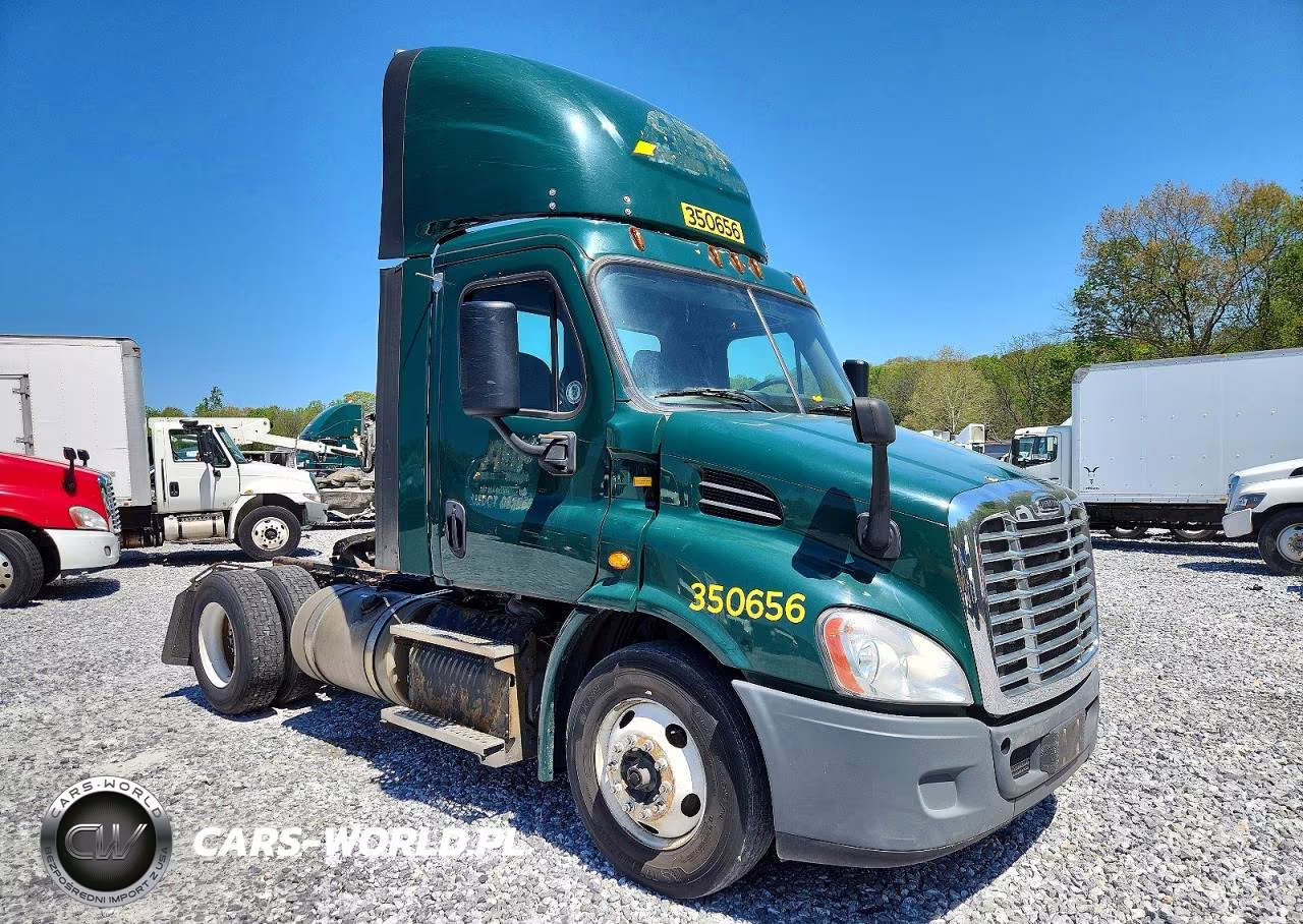 2016 Freightliner Cascadia 1 - Semi Truck