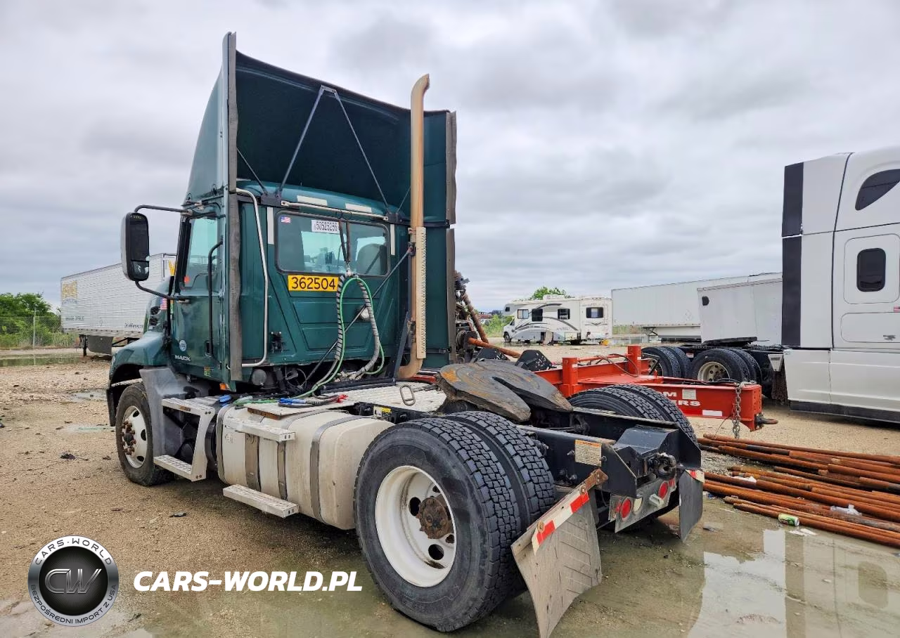 2017 Mack Cxu612 Semi Truck VIN:1M1AW01X1HM009812 - 3